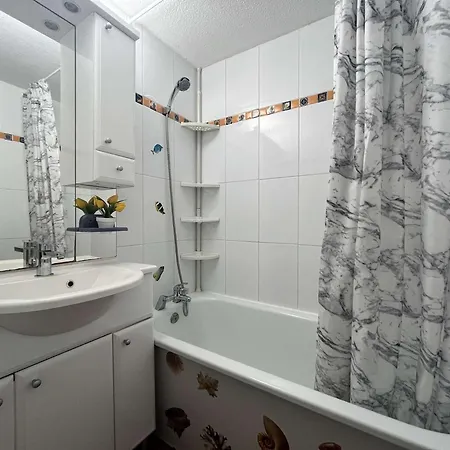 Hébergement de vacances Maison Gruissan, 3 Pièces, 6 Personnes - Fr-1-229-332 *